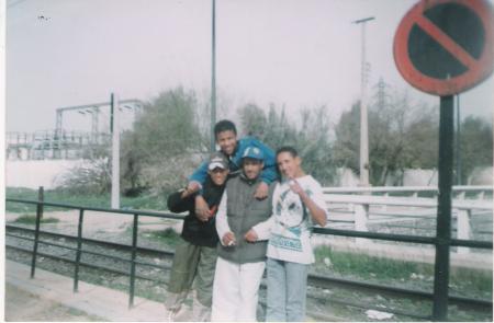lui toujour tarik avc ses ami